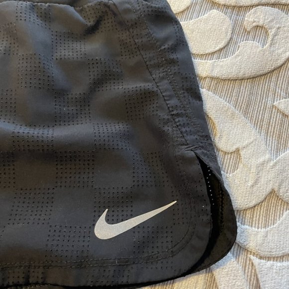 Nike Shorts Womens Size X-Small Black Athletic Workout Lined Running Pocket - Picture 2 of 7